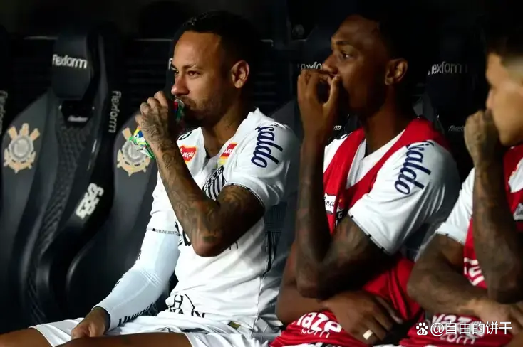 刷新纪录引发热议！，内马尔在拜仁比赛中险胜比赛高潮迭起的简单介绍