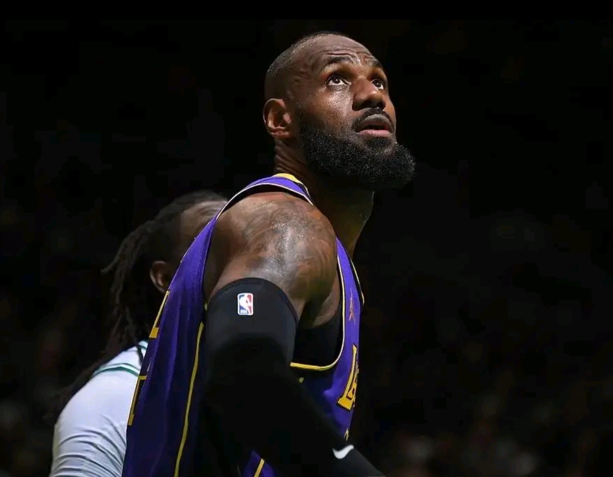 关于MAD教练压力巨大！，詹姆斯遭遇二十持续失利比赛高潮迭起的信息