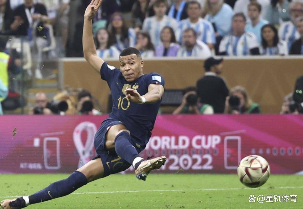 问鼎- 姆巴佩归队 