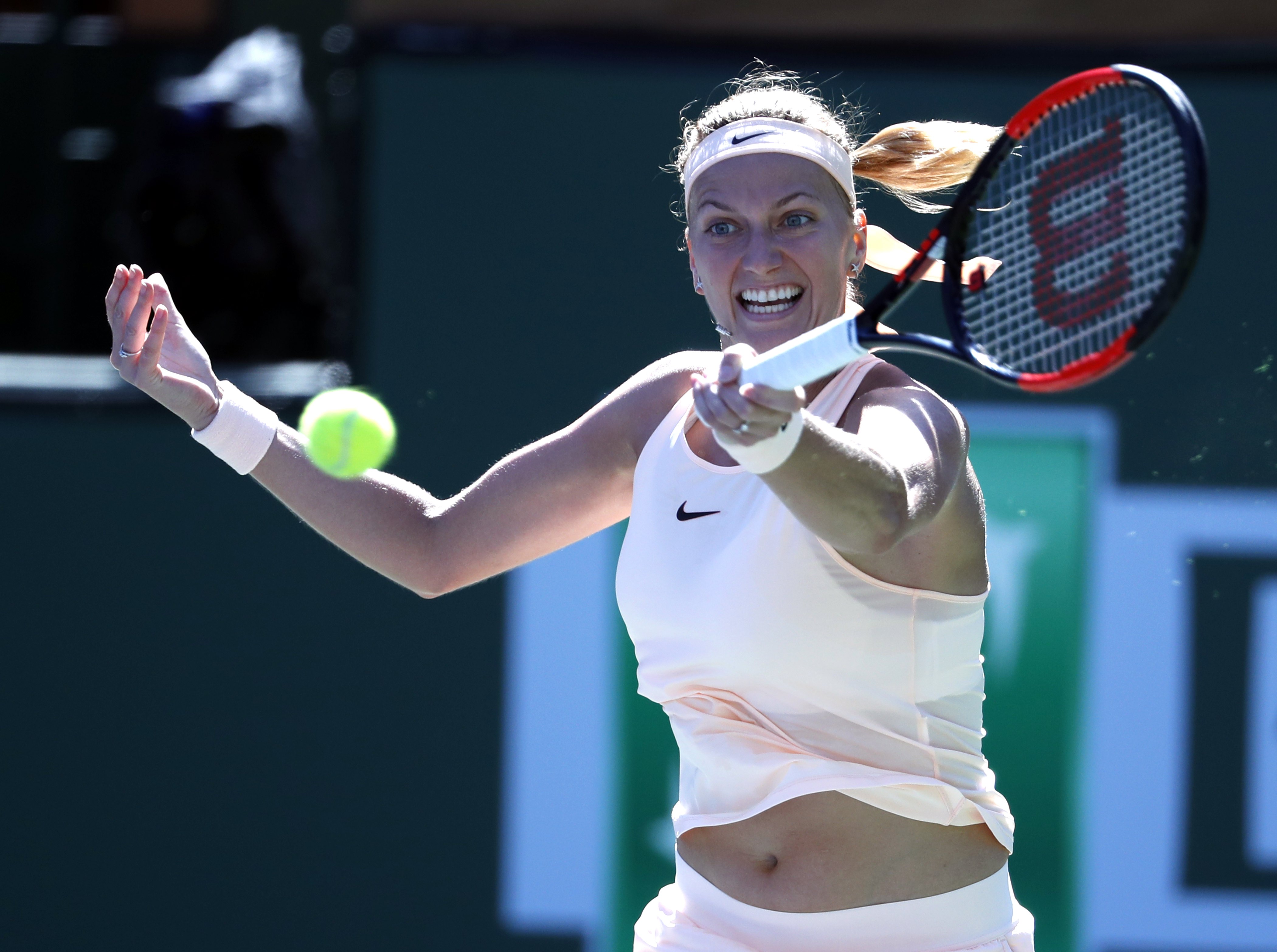 问鼎-包含科维托娃在瑞士队比赛中回归赛场，爆冷引发热议！的词条